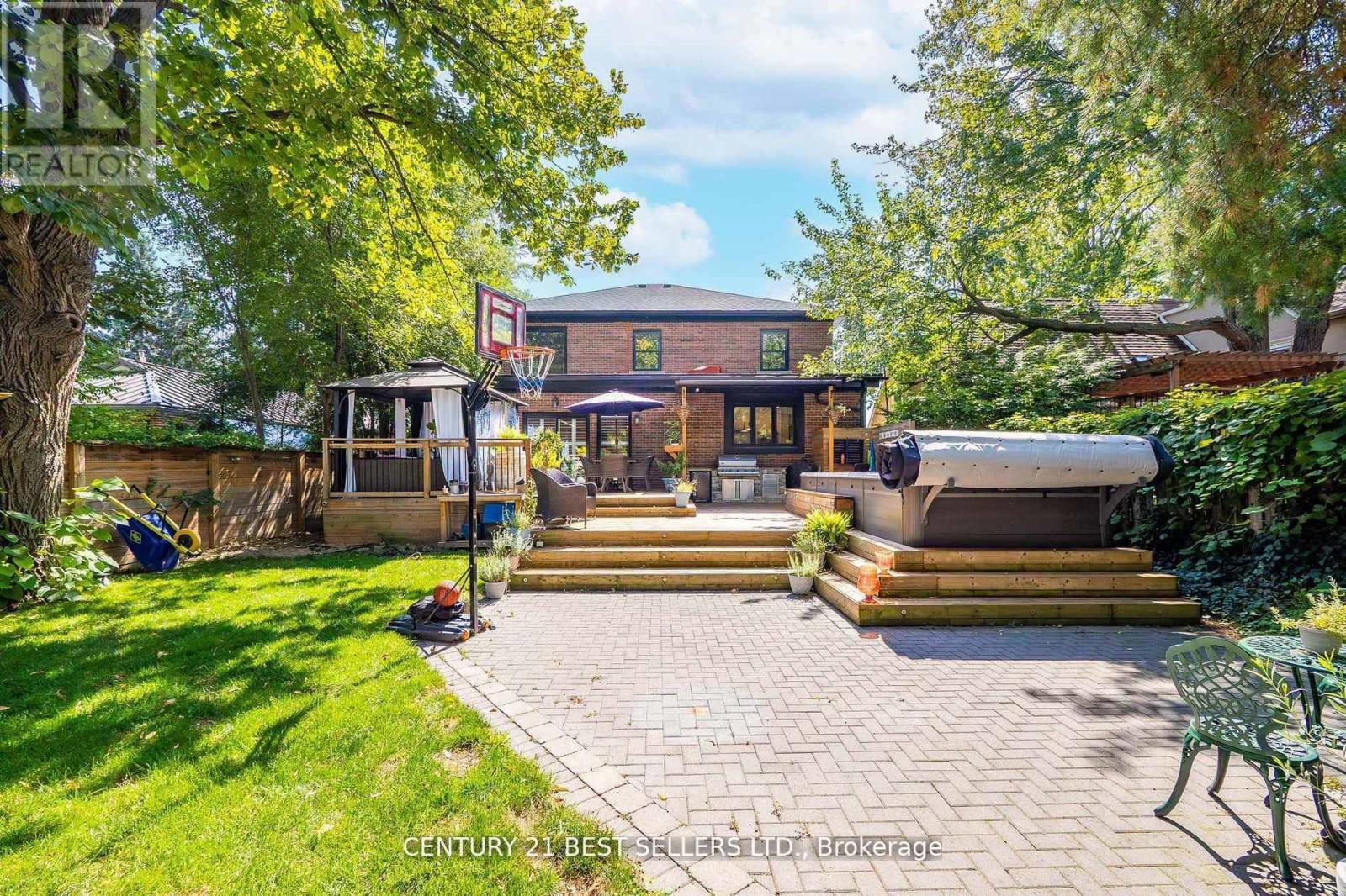 28 Wingrove Hill, Toronto, Ontario  M9B 2C6 - Photo 36 - W12491272