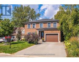28 WINGROVE HILL, Toronto, Ontario