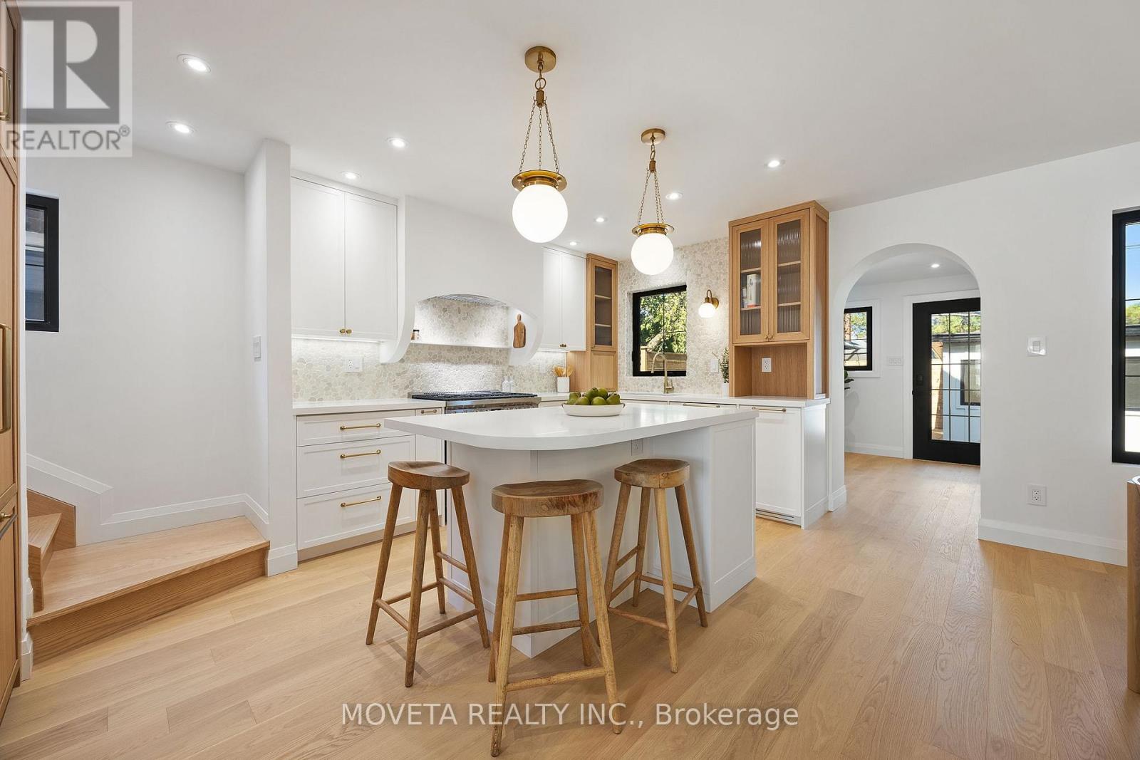 4 Mahoney Avenue, Toronto, Ontario  M6M 2H4 - Photo 11 - W12491284