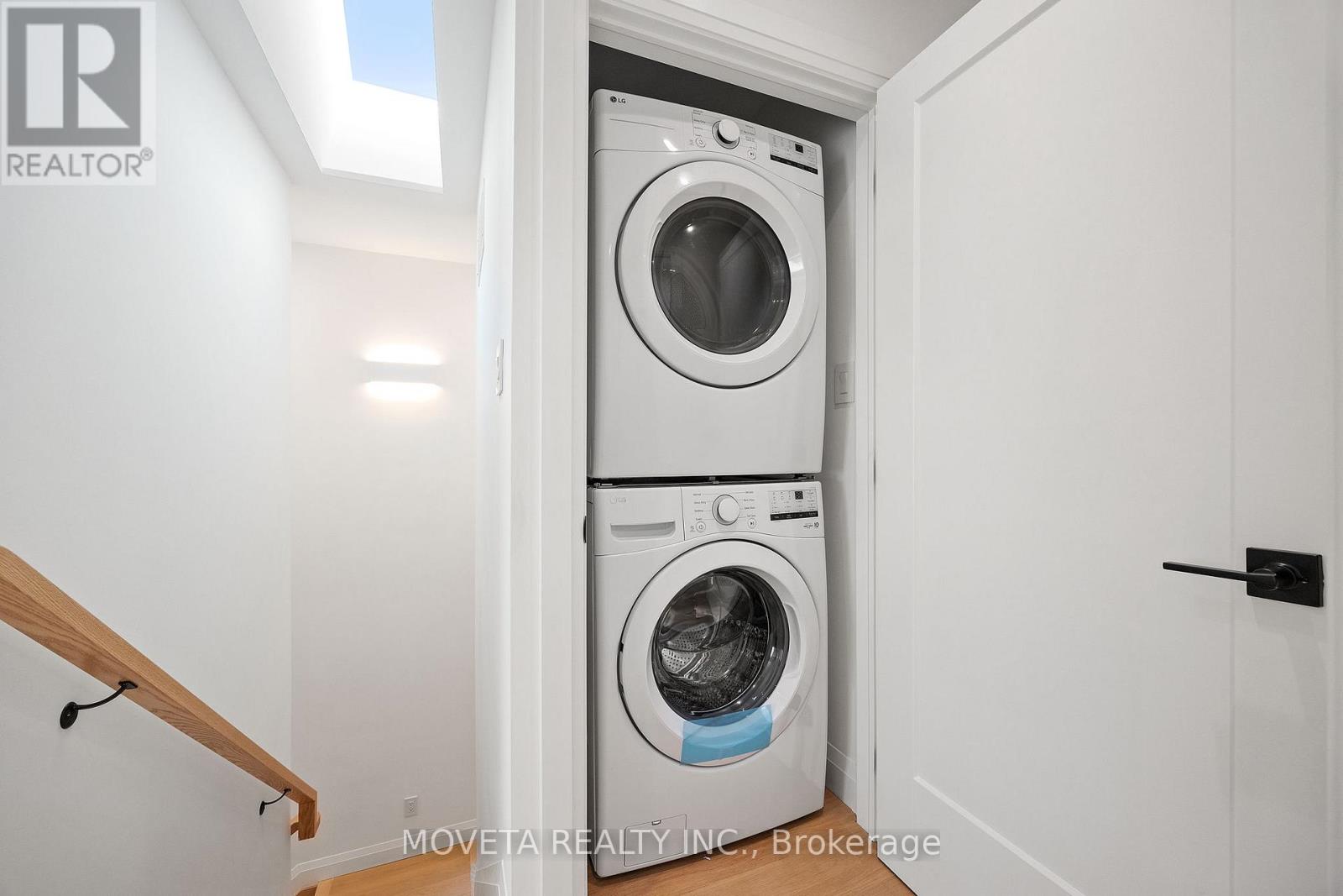 4 Mahoney Avenue, Toronto, Ontario  M6M 2H4 - Photo 28 - W12491284