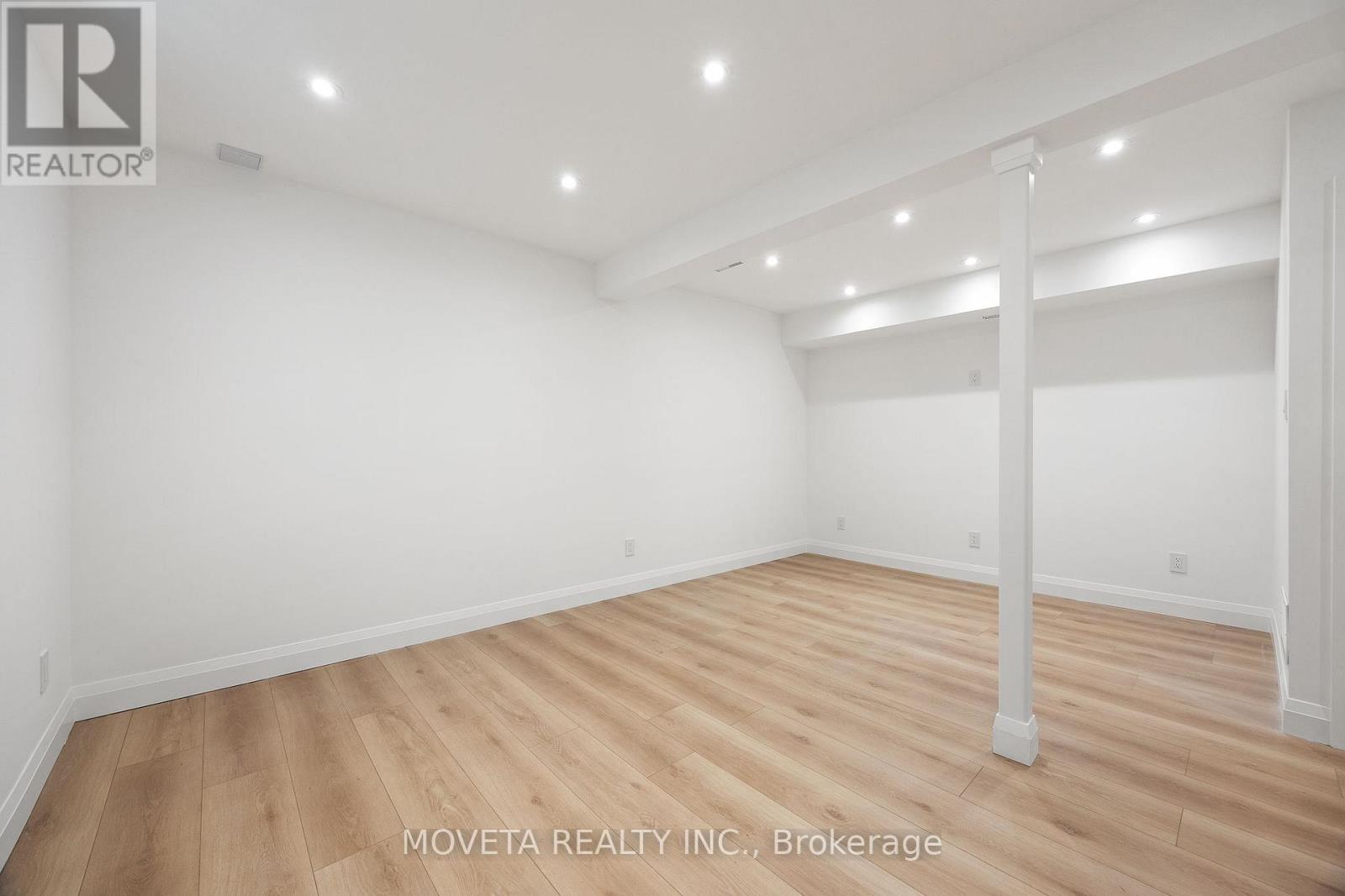 4 Mahoney Avenue, Toronto, Ontario  M6M 2H4 - Photo 34 - W12491284