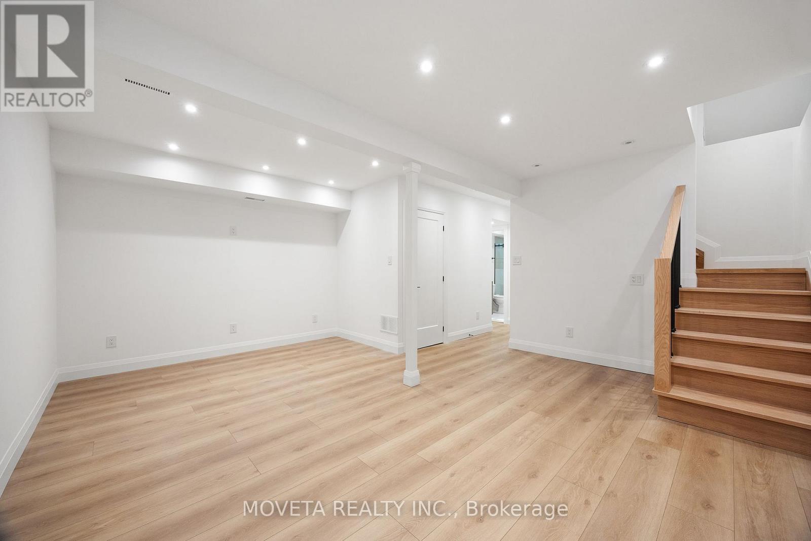 4 Mahoney Avenue, Toronto, Ontario  M6M 2H4 - Photo 35 - W12491284