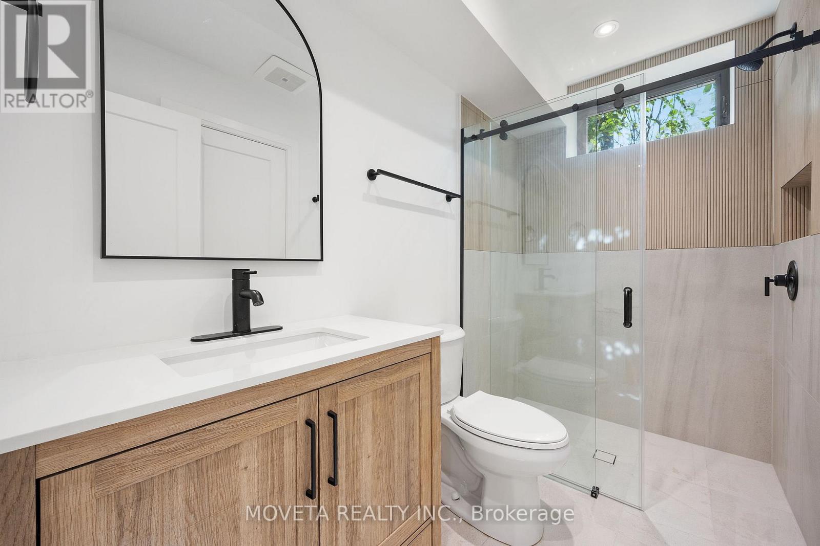 4 Mahoney Avenue, Toronto, Ontario  M6M 2H4 - Photo 40 - W12491284