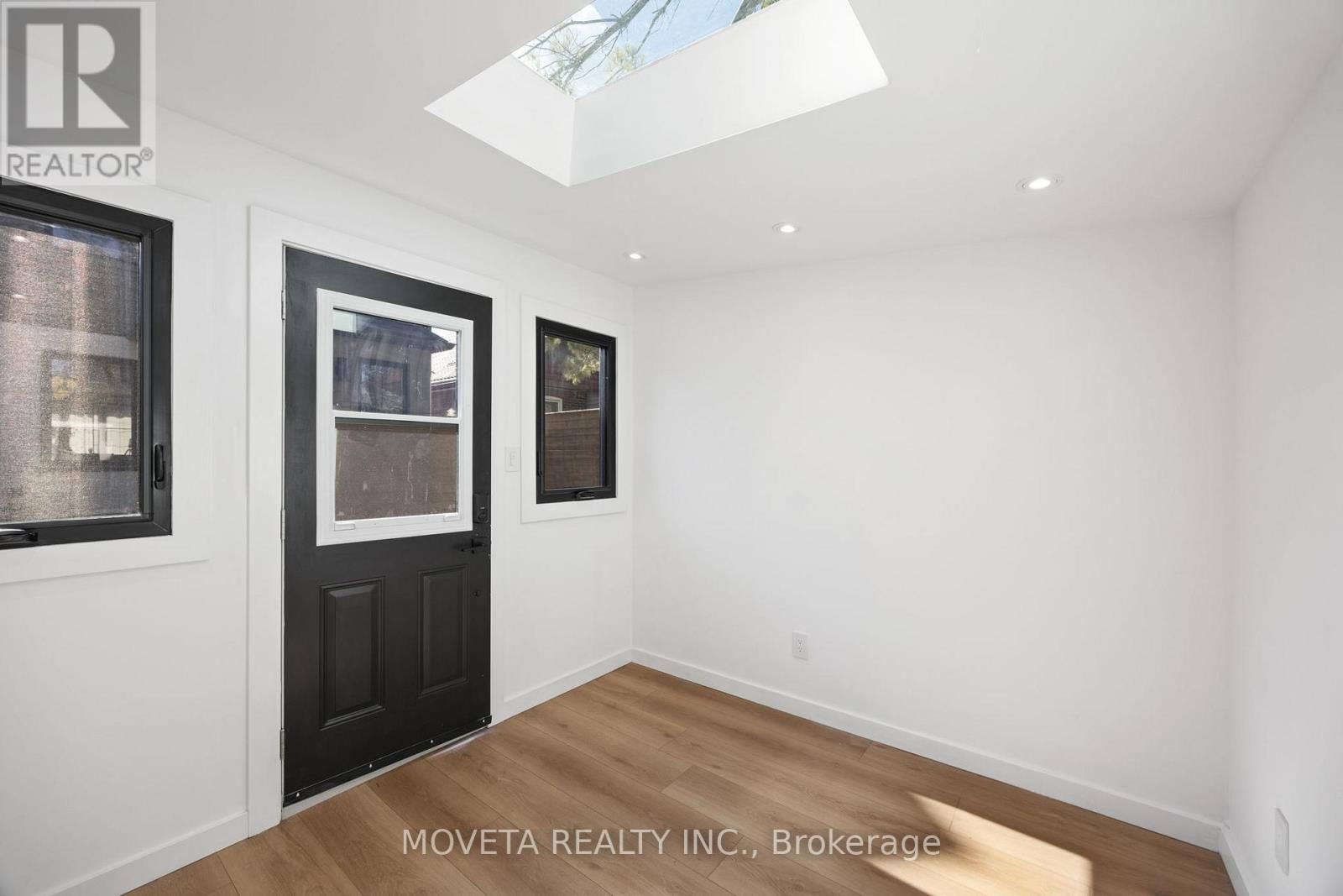 4 Mahoney Avenue, Toronto, Ontario  M6M 2H4 - Photo 43 - W12491284