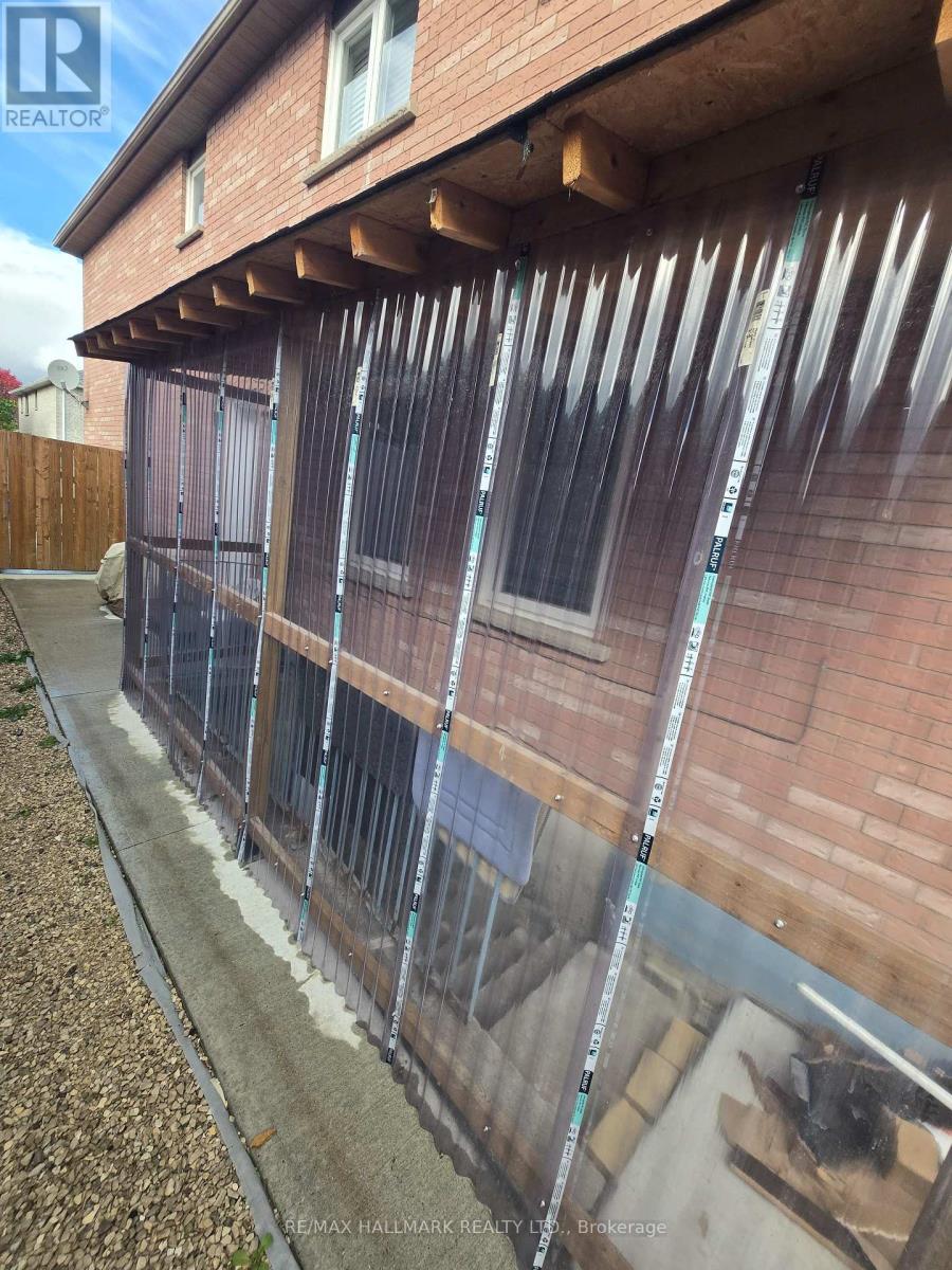 60 Nuffield Street, Brampton, Ontario  L6S 5Z1 - Photo 5 - W12491302