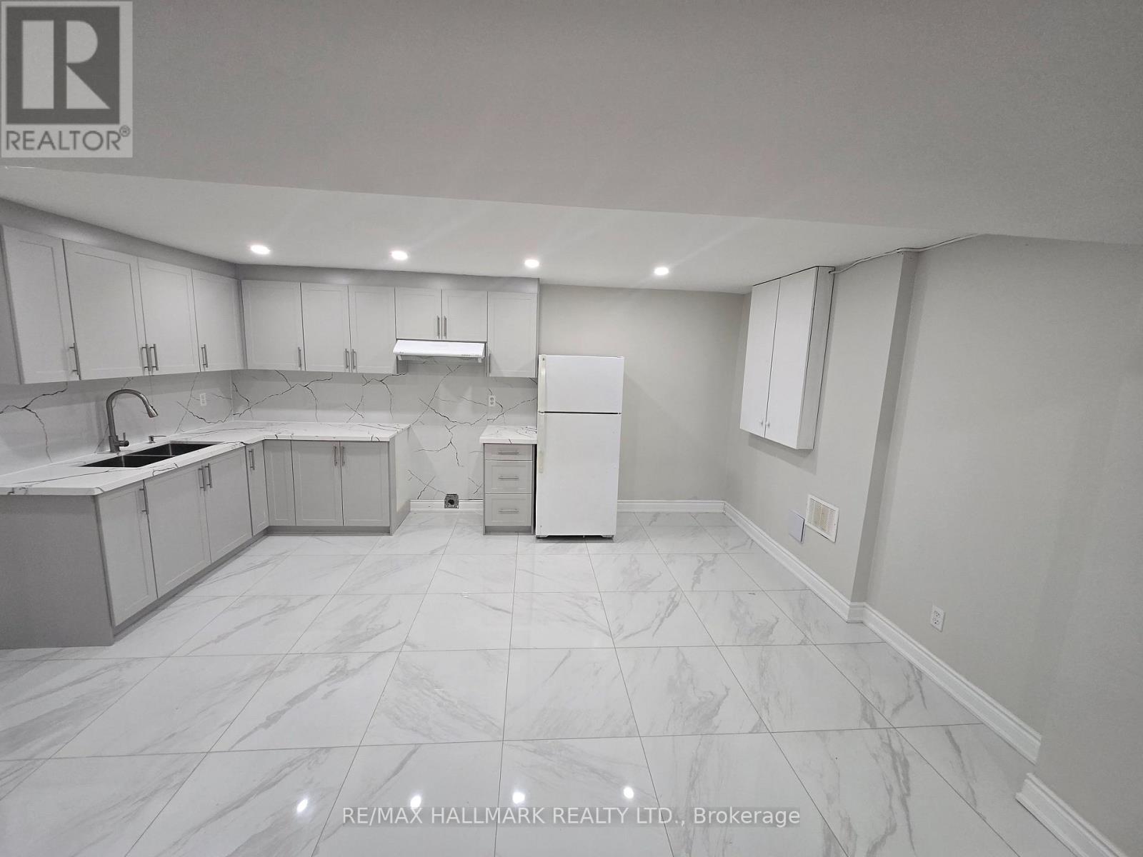 60 Nuffield Street, Brampton, Ontario  L6S 5Z1 - Photo 9 - W12491302