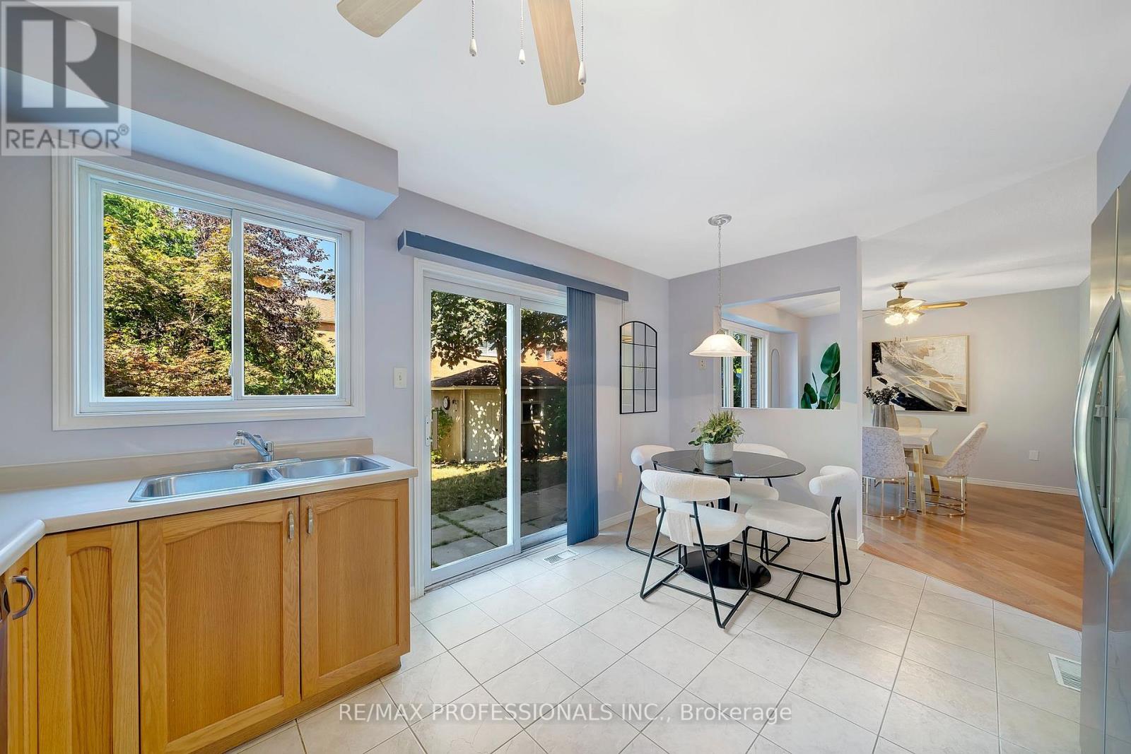 2159 Blue  Ridge Lane, Oakville, Ontario  L6M 3W7 - Photo 11 - W12491324