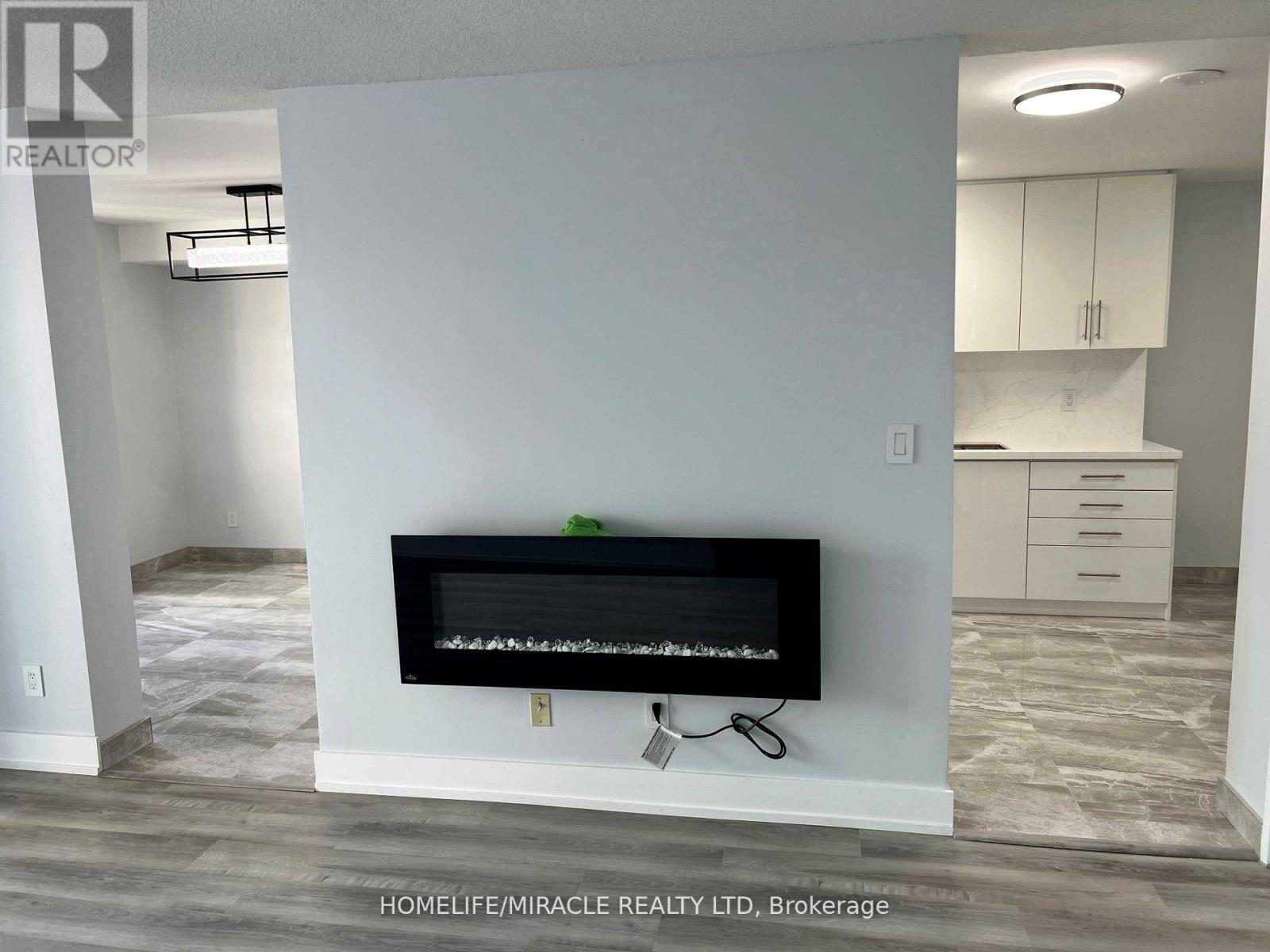 1412 - 155 Hillcrest Avenue, Mississauga, Ontario  L5B 3Z2 - Photo 11 - W12491328