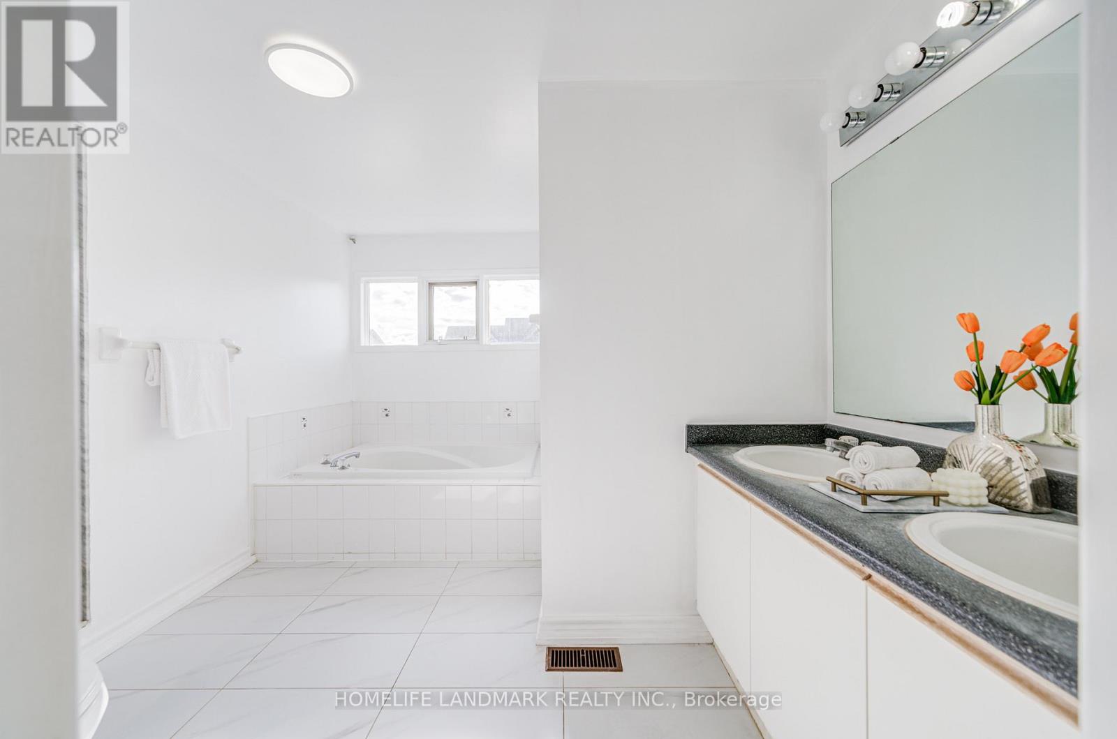 69 - 1050 Bristol Road W, Mississauga, Ontario  L5V 2E8 - Photo 31 - W12491338