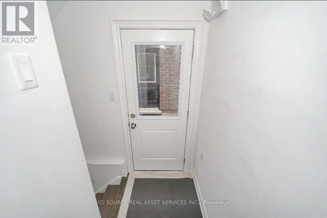 Basement - 195 Lionhead Golf Club Road, Brampton, Ontario  L6Y 6C1 - Photo 3 - W12491370