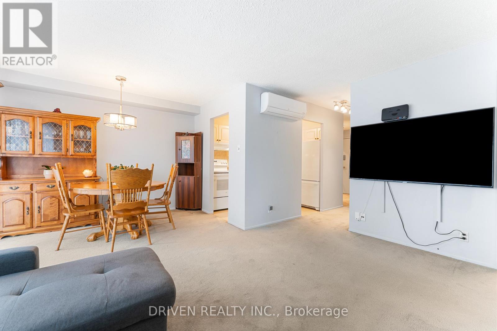 404 - 158 A Mcarthur Avenue, Ottawa, Ontario  K1L 7E7 - Photo 10 - X12411707