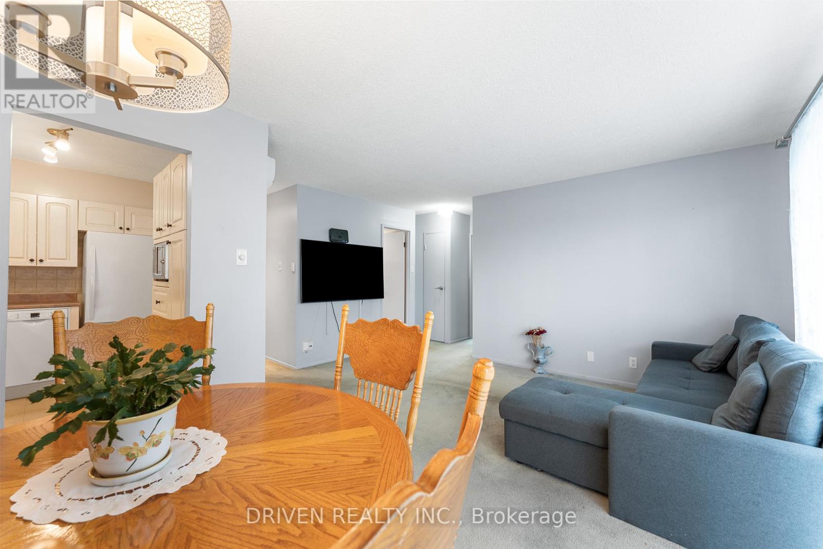 404 - 158 A Mcarthur Avenue, Ottawa, Ontario  K1L 7E7 - Photo 14 - X12411707