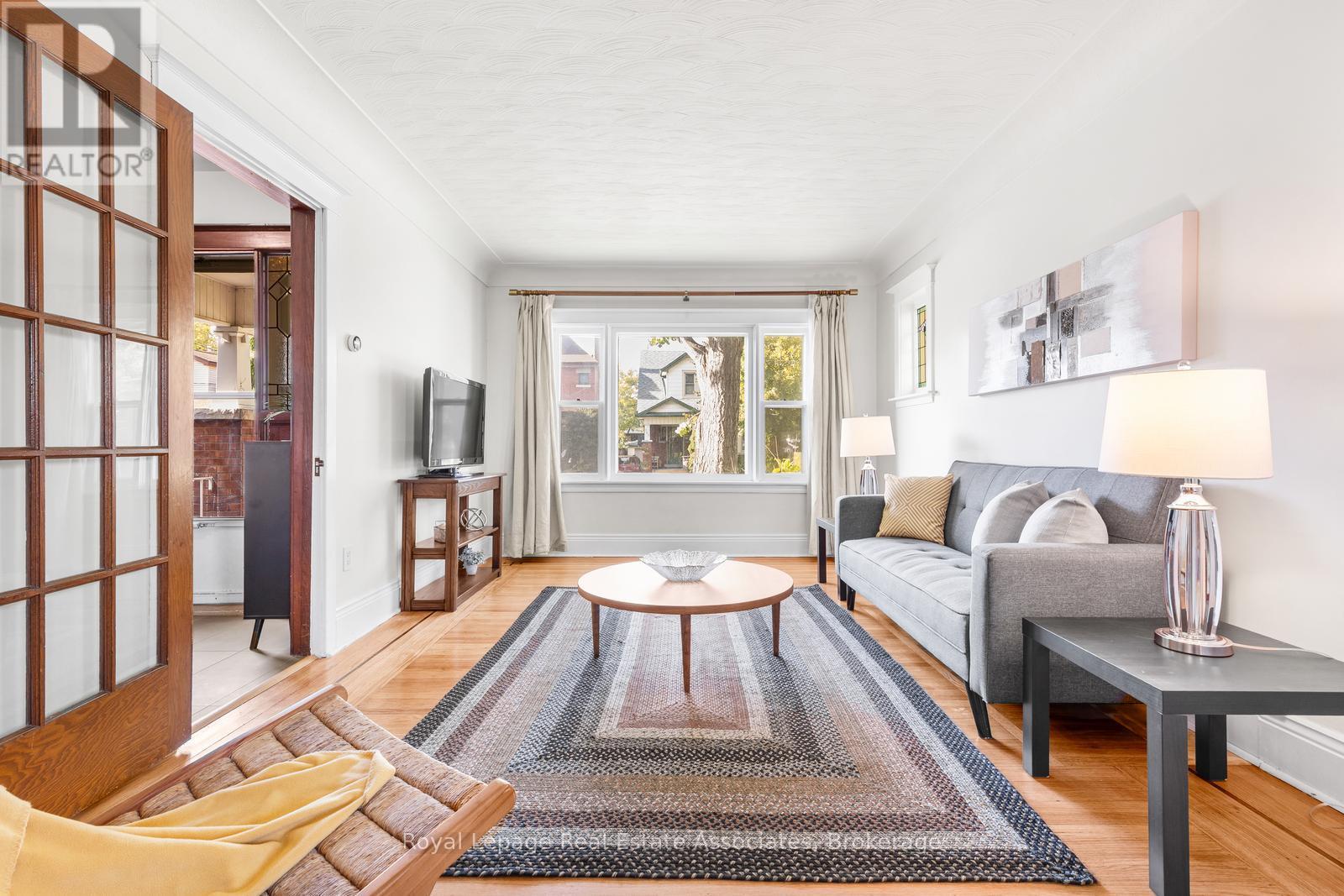 263 Houghton Avenue S, Hamilton, Ontario  L8K 2N4 - Photo 10 - X12491038