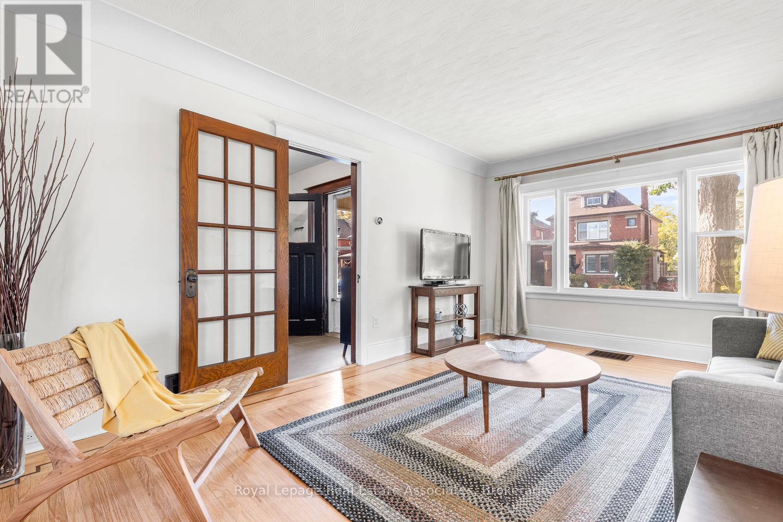 263 Houghton Avenue S, Hamilton, Ontario  L8K 2N4 - Photo 9 - X12491038