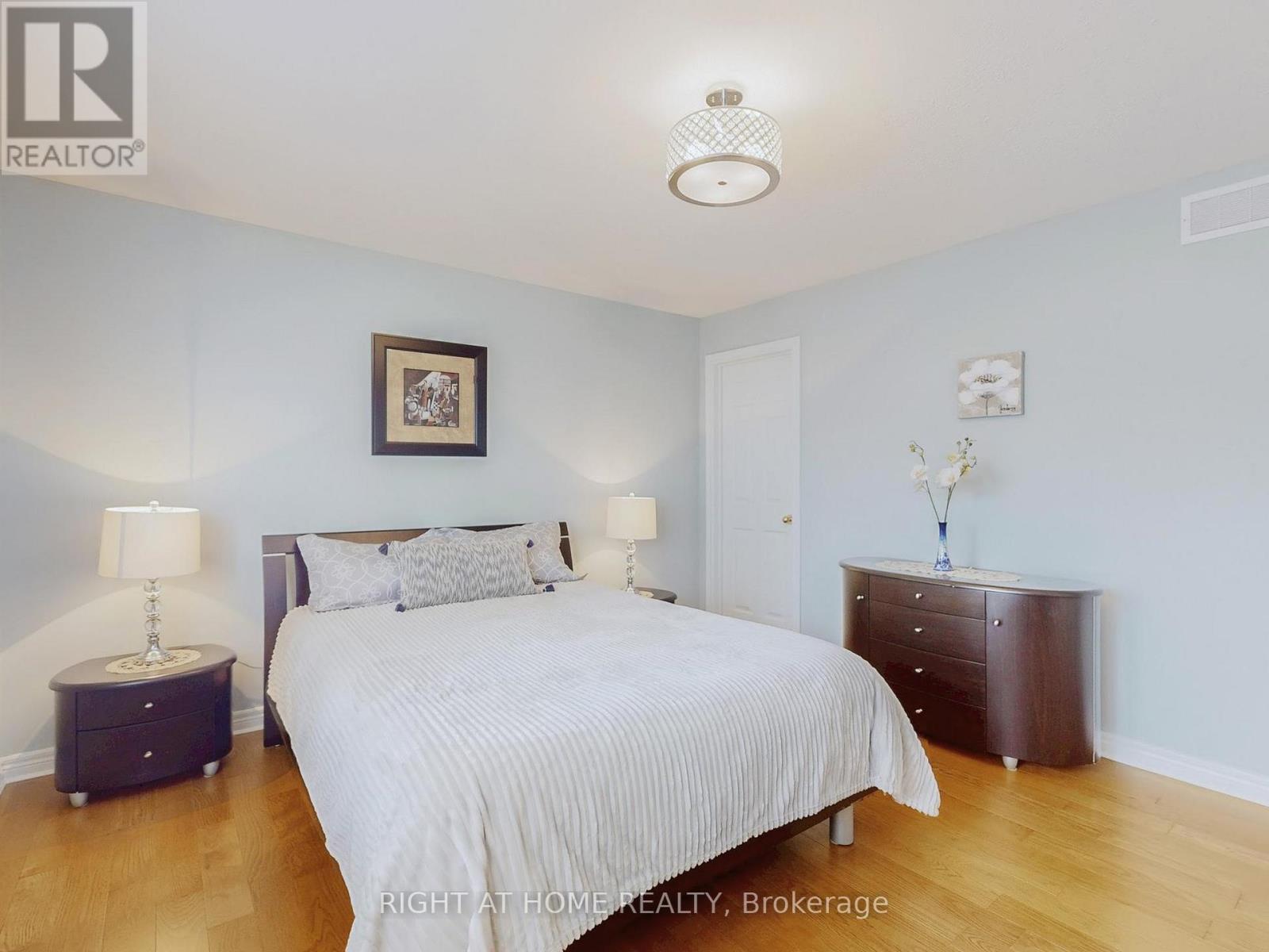 124 Peachwood Crescent, Hamilton, Ontario  L8E 5Z8 - Photo 23 - X12491054