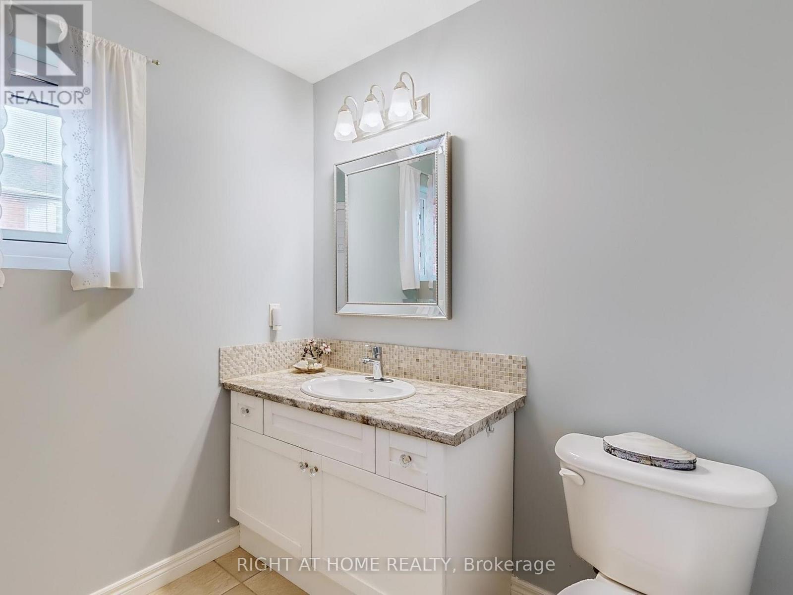 124 Peachwood Crescent, Hamilton, Ontario  L8E 5Z8 - Photo 26 - X12491054