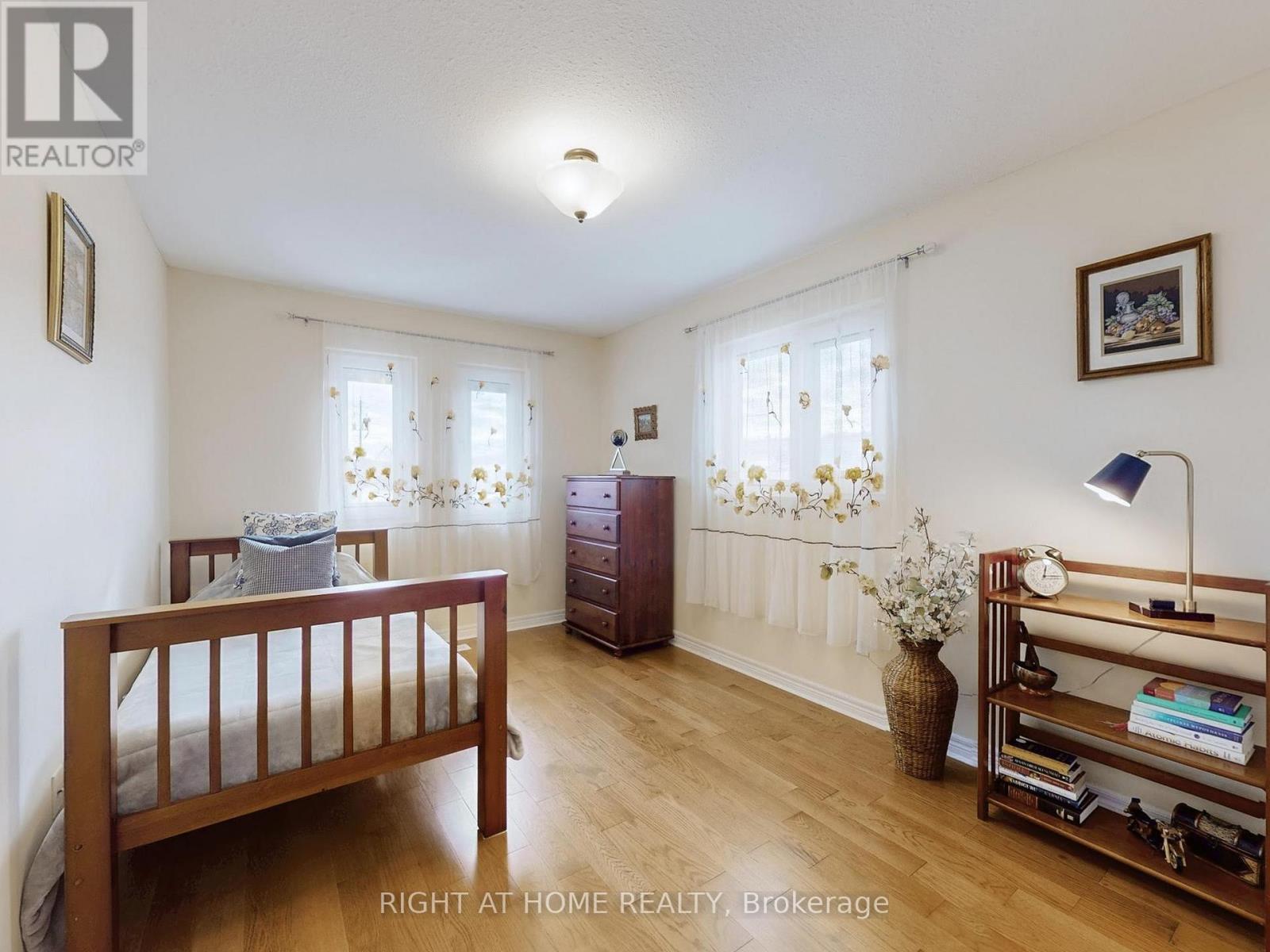 124 Peachwood Crescent, Hamilton, Ontario  L8E 5Z8 - Photo 29 - X12491054