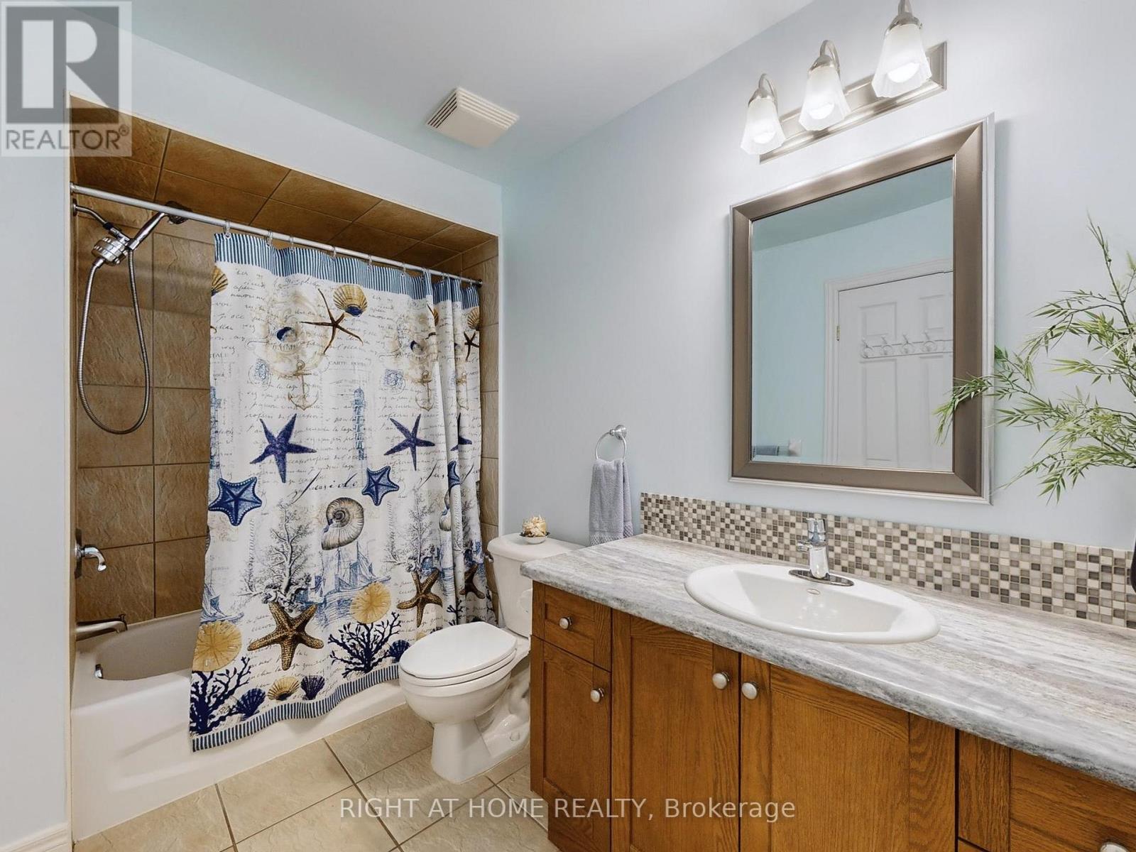 124 Peachwood Crescent, Hamilton, Ontario  L8E 5Z8 - Photo 31 - X12491054