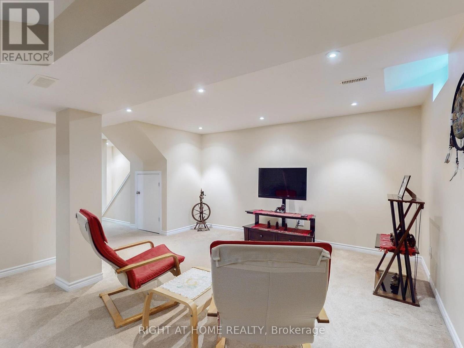 124 Peachwood Crescent, Hamilton, Ontario  L8E 5Z8 - Photo 36 - X12491054