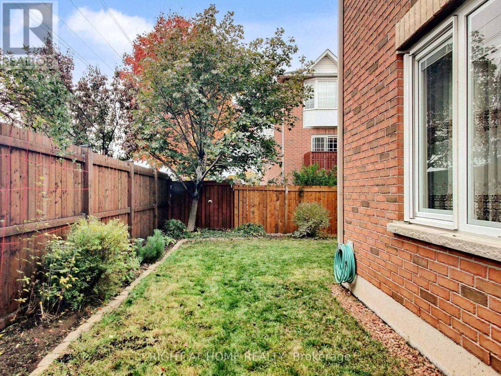 124 Peachwood Crescent, Hamilton, Ontario  L8E 5Z8 - Photo 42 - X12491054