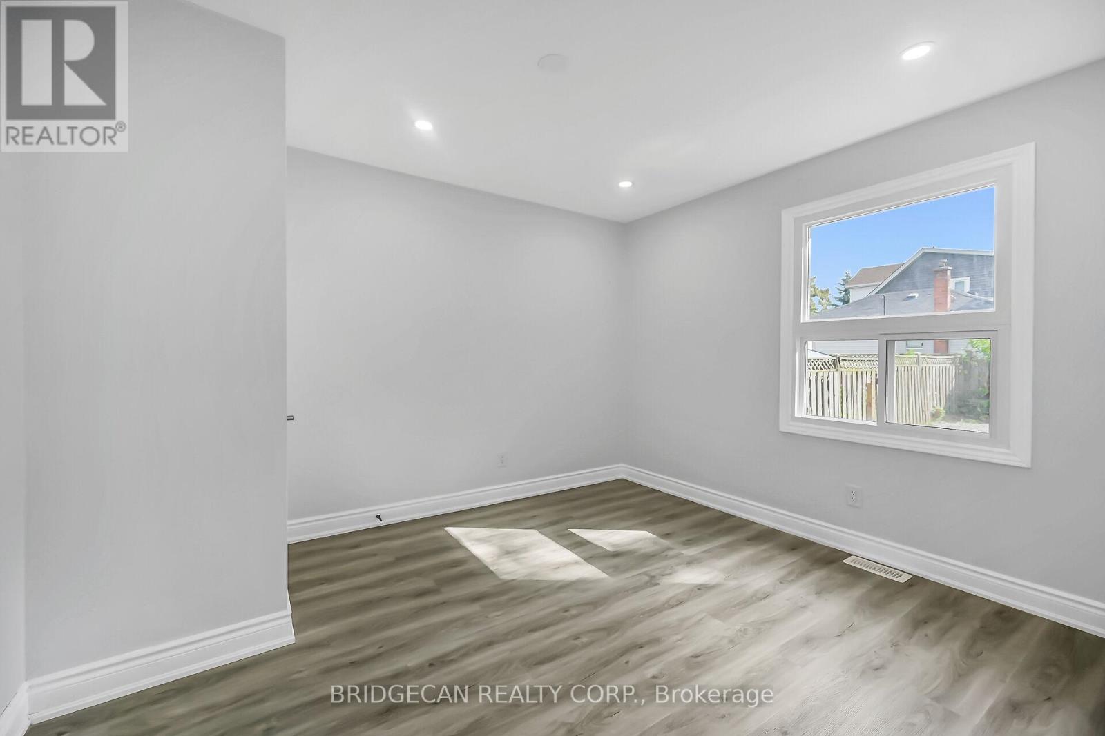 220 Grenffel Street, Hamilton, Ontario  L8H 3J7 - Photo 21 - X12491108