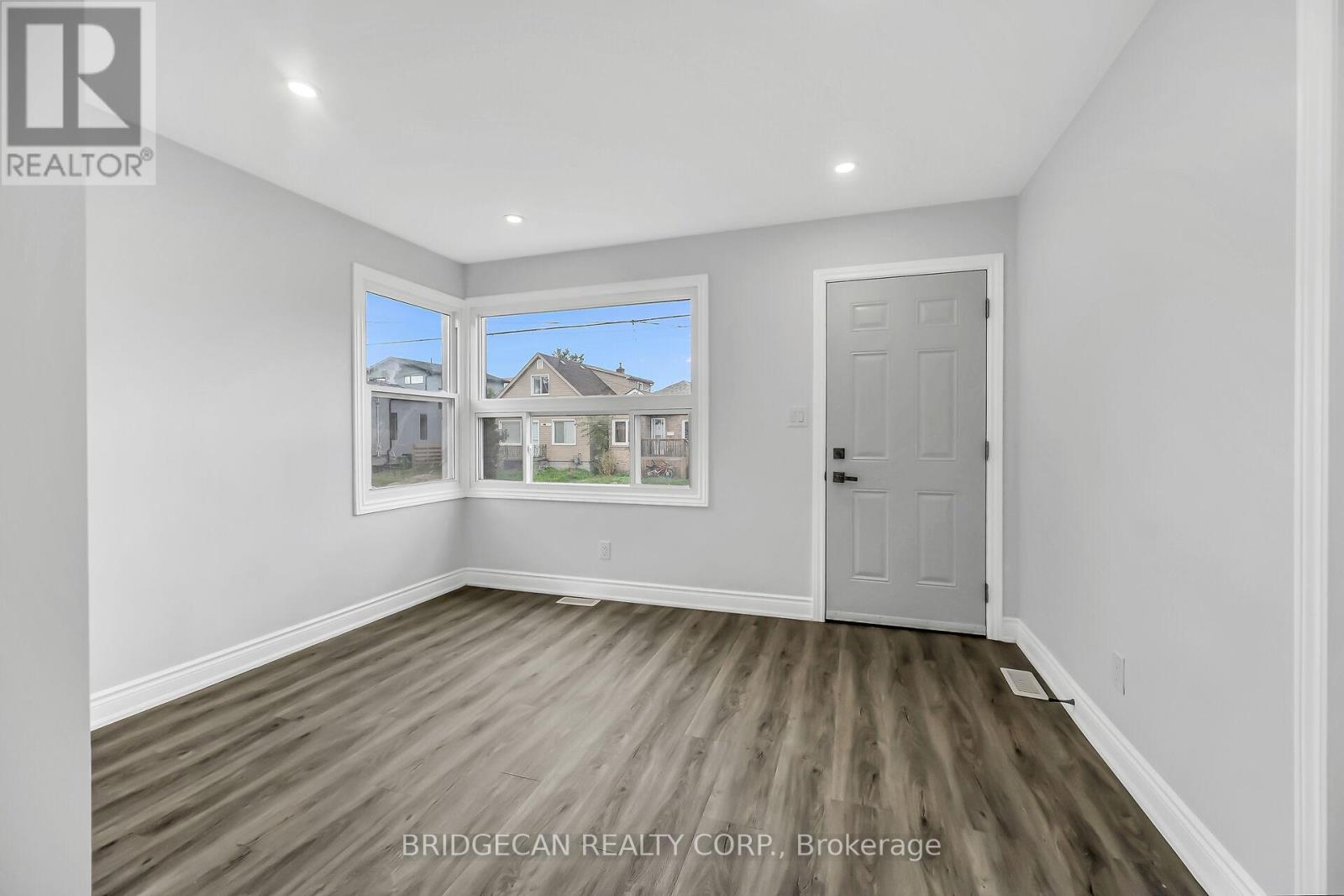 220 Grenffel Street, Hamilton, Ontario  L8H 3J7 - Photo 7 - X12491108