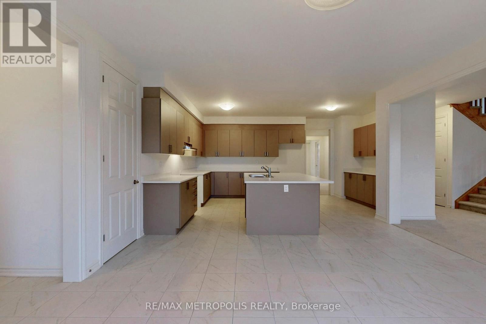 107 Rea Drive, Centre Wellington, Ontario  N1M 2W3 - Photo 11 - X12491140