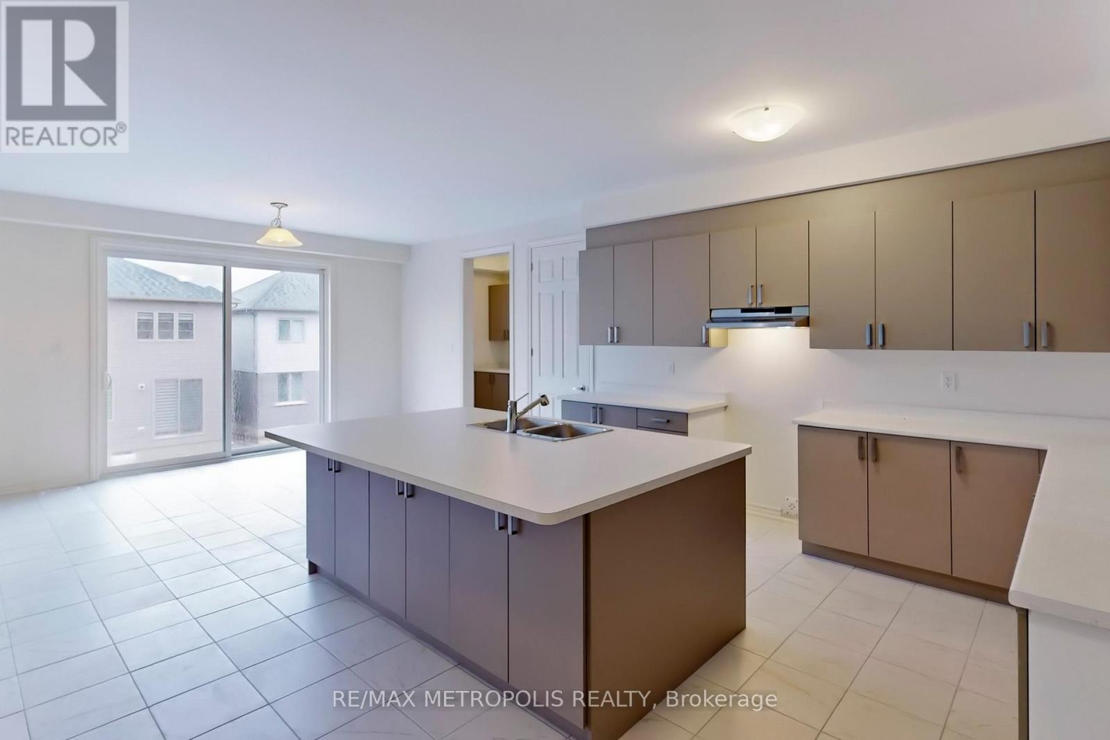 107 Rea Drive, Centre Wellington, Ontario  N1M 2W3 - Photo 15 - X12491140