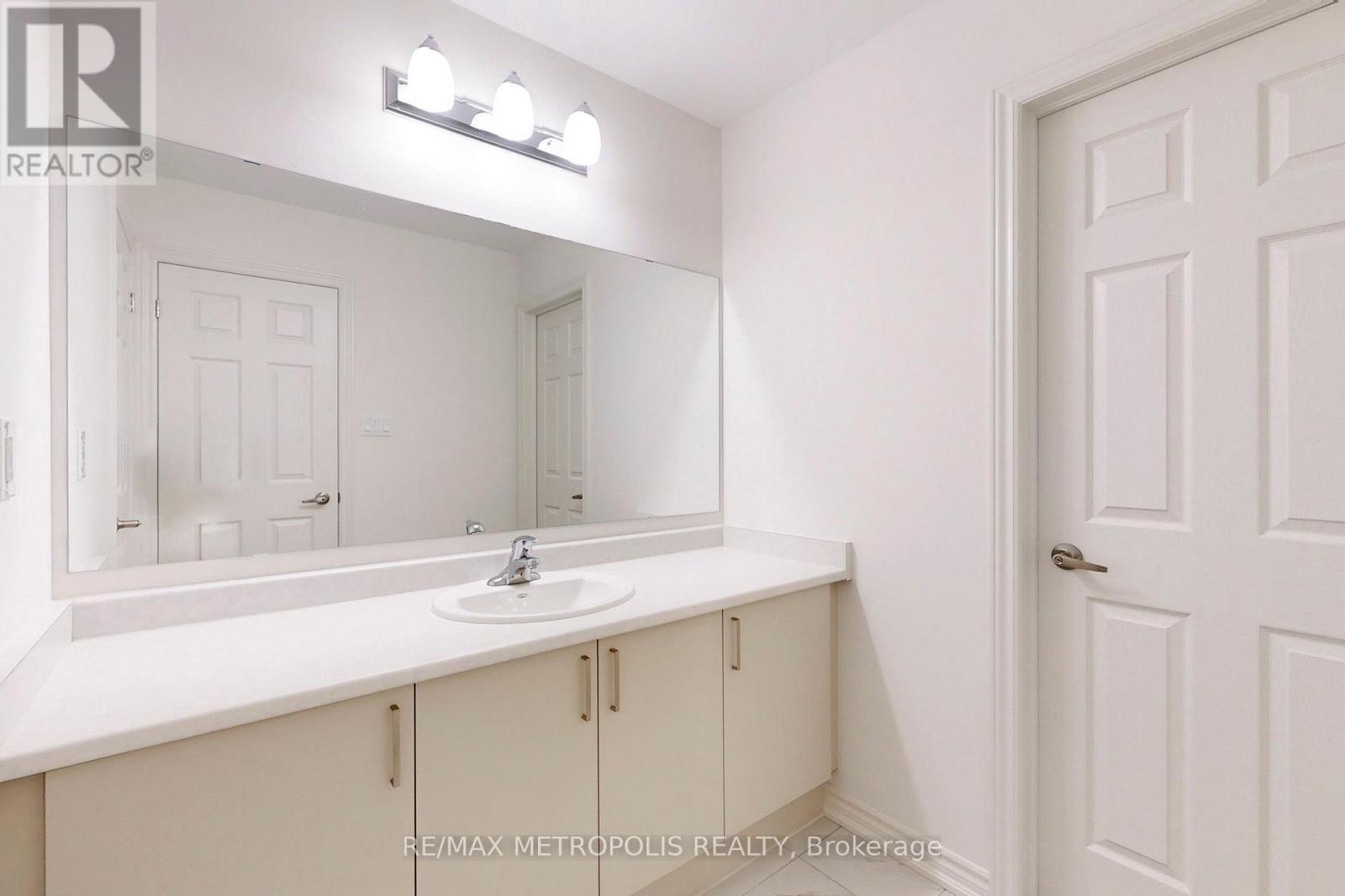 107 Rea Drive, Centre Wellington, Ontario  N1M 2W3 - Photo 31 - X12491140