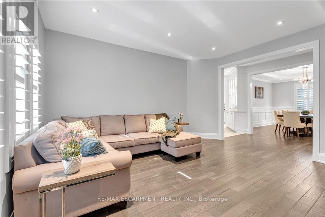 120 Davidson Boulevard, Hamilton, Ontario  L9H 7M5 - Photo 10 - X12491160