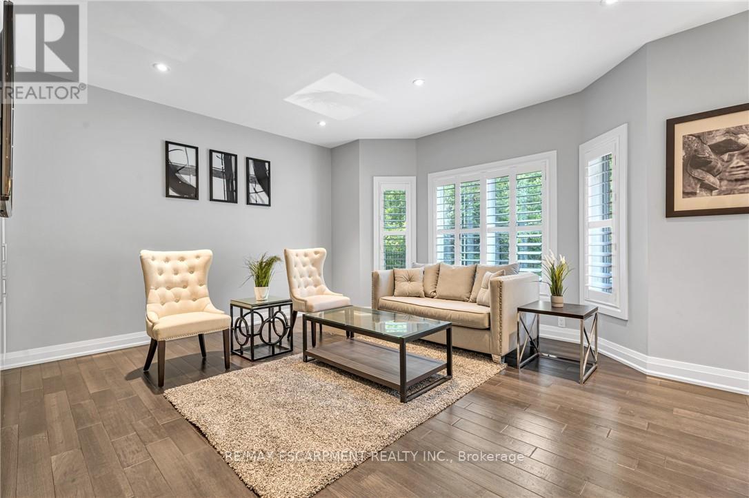 120 Davidson Boulevard, Hamilton, Ontario  L9H 7M5 - Photo 14 - X12491160