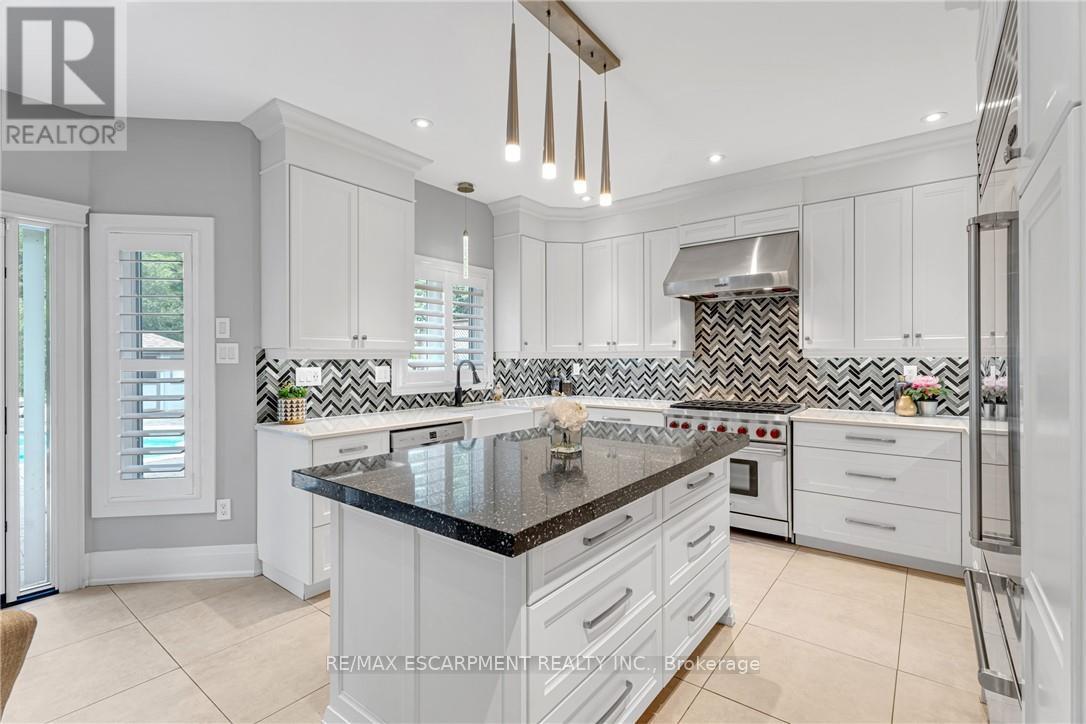 120 Davidson Boulevard, Hamilton, Ontario  L9H 7M5 - Photo 17 - X12491160