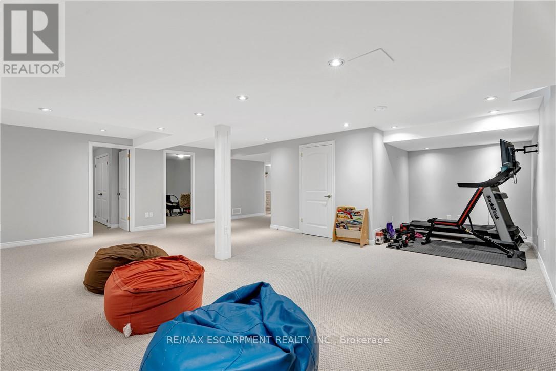 120 Davidson Boulevard, Hamilton, Ontario  L9H 7M5 - Photo 46 - X12491160