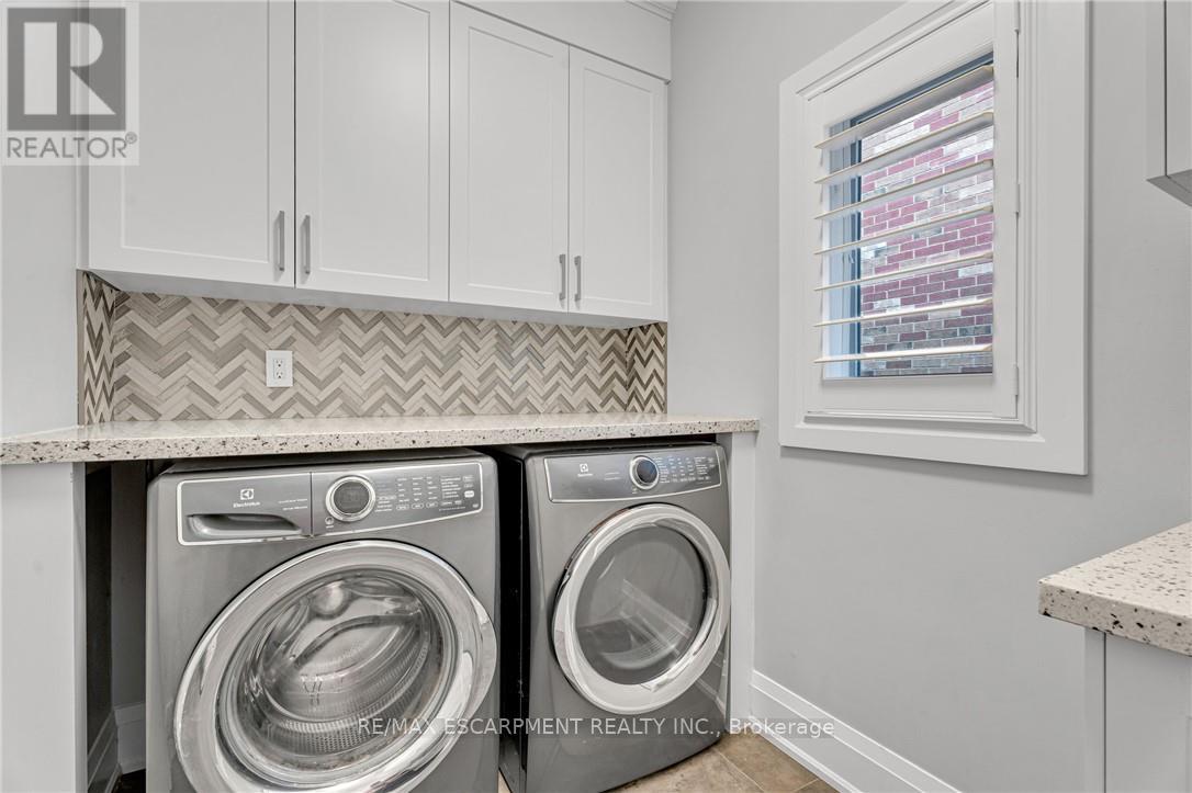 120 Davidson Boulevard, Hamilton, Ontario  L9H 7M5 - Photo 8 - X12491160