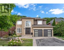 120 DAVIDSON BOULEVARD, Hamilton, Ontario
