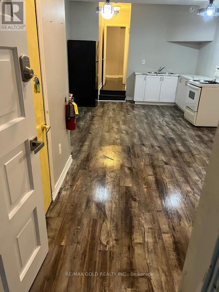 4 (Front) - 78 Geneva Street, St. Catharines, Ontario  L2R 4M8 - Photo 2 - X12491214