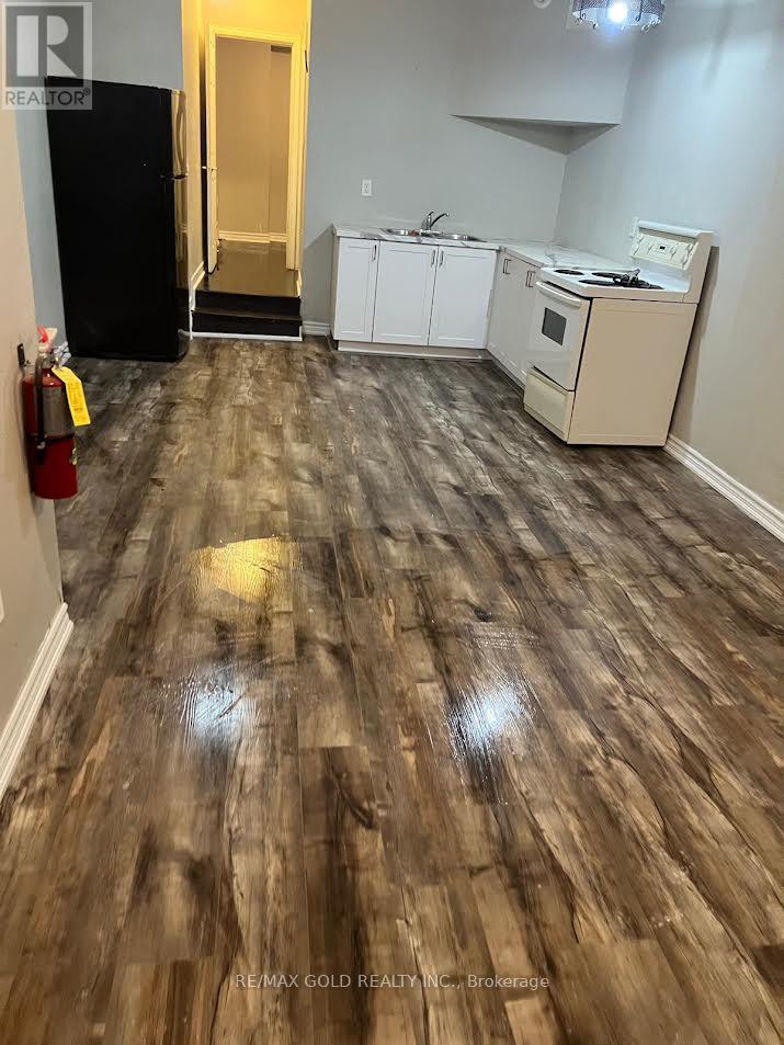 4 (Front) - 78 Geneva Street, St. Catharines, Ontario  L2R 4M8 - Photo 3 - X12491214