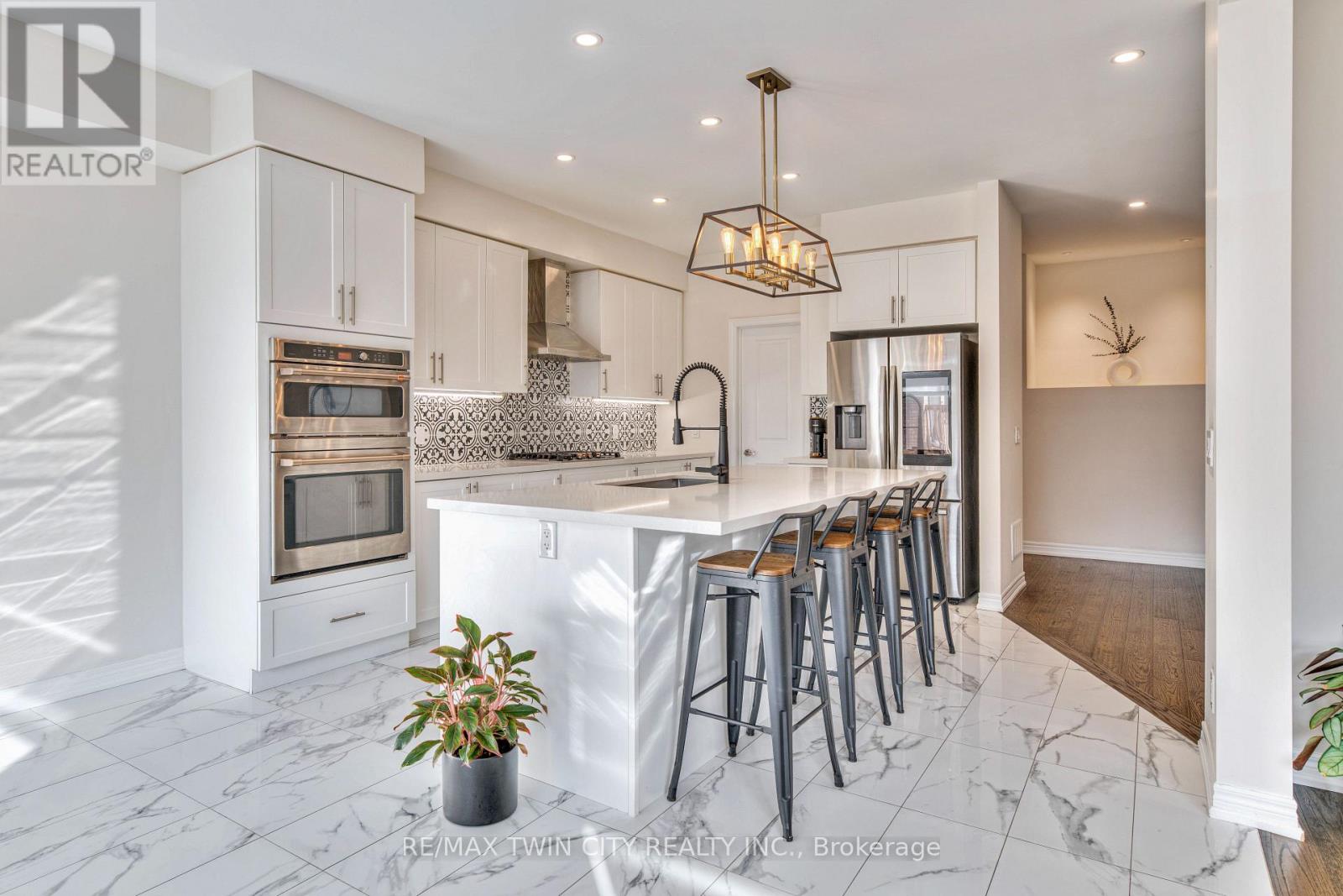 110 Haldimand Street, Kitchener, Ontario  N2R 0R2 - Photo 11 - X12491254