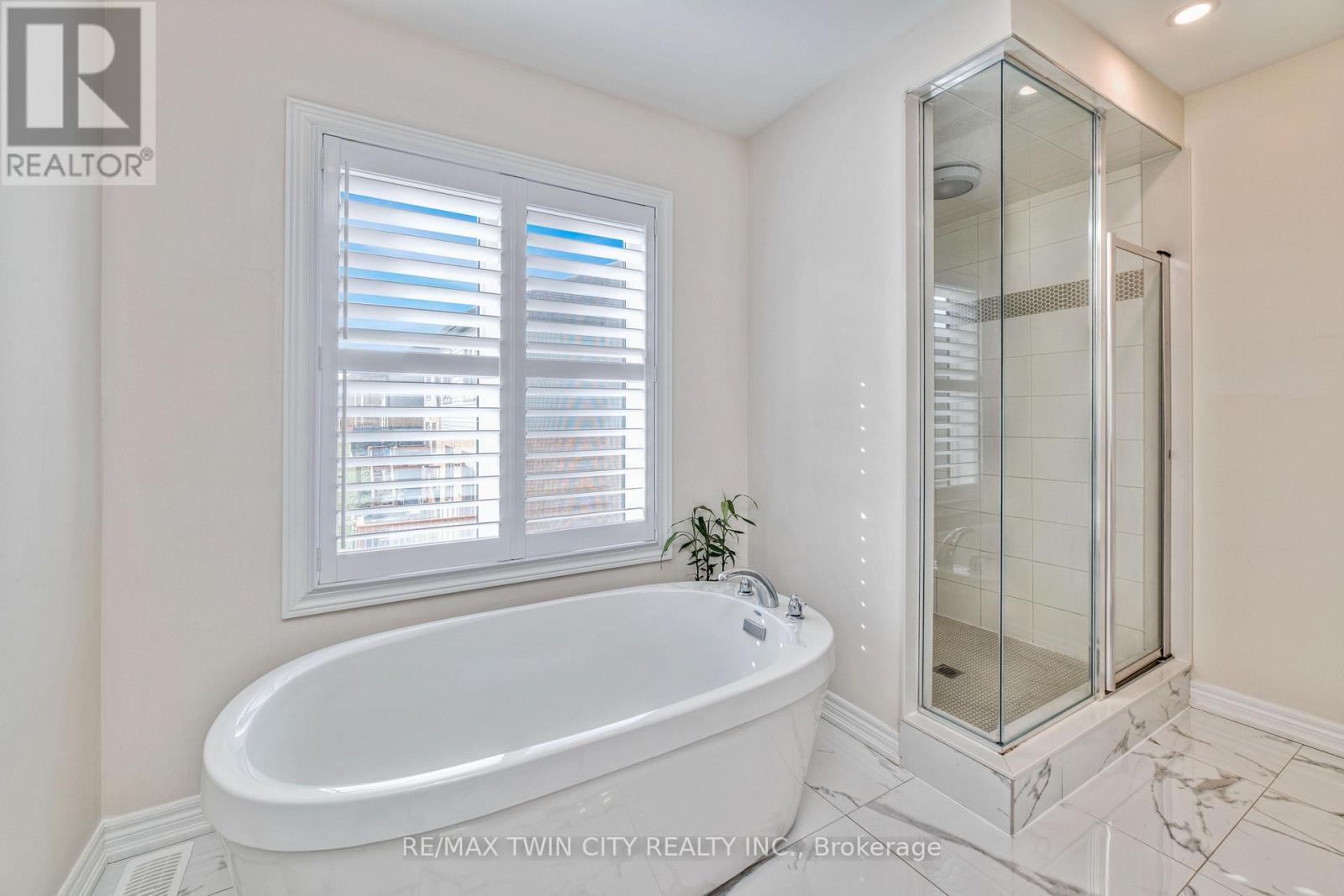 110 Haldimand Street, Kitchener, Ontario  N2R 0R2 - Photo 33 - X12491254