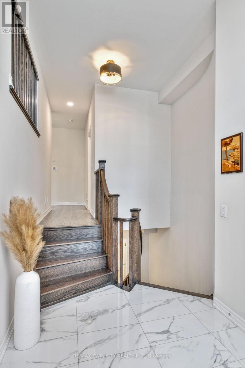 110 Haldimand Street, Kitchener, Ontario  N2R 0R2 - Photo 6 - X12491254