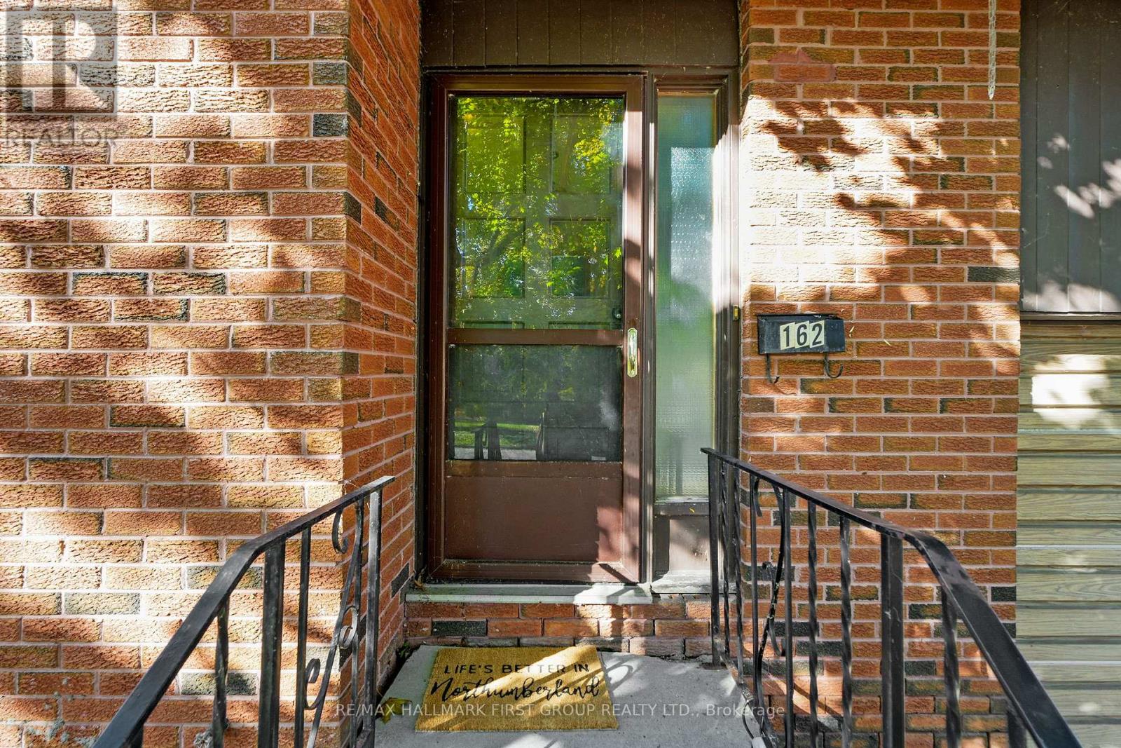 162 Queen Street, Cobourg, Ontario  K9A 4T8 - Photo 3 - X12491280