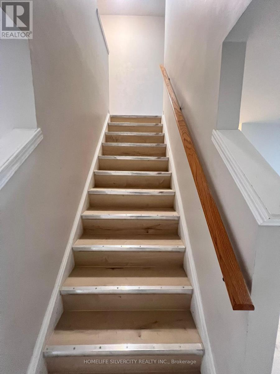 B10 - 155 Highland Crescent, Kitchener, Ontario  N2M 0A1 - Photo 13 - X12491380