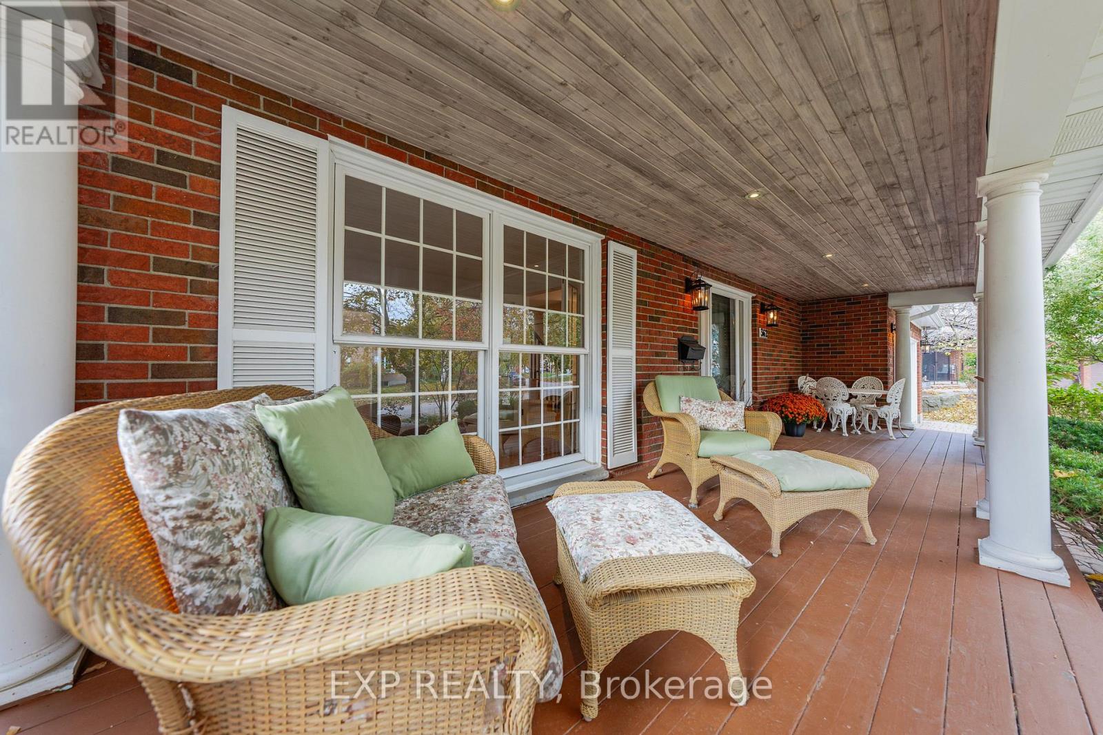 362 Pommel Gate Crescent, Waterloo, Ontario  N2L 5X4 - Photo 4 - X12491384