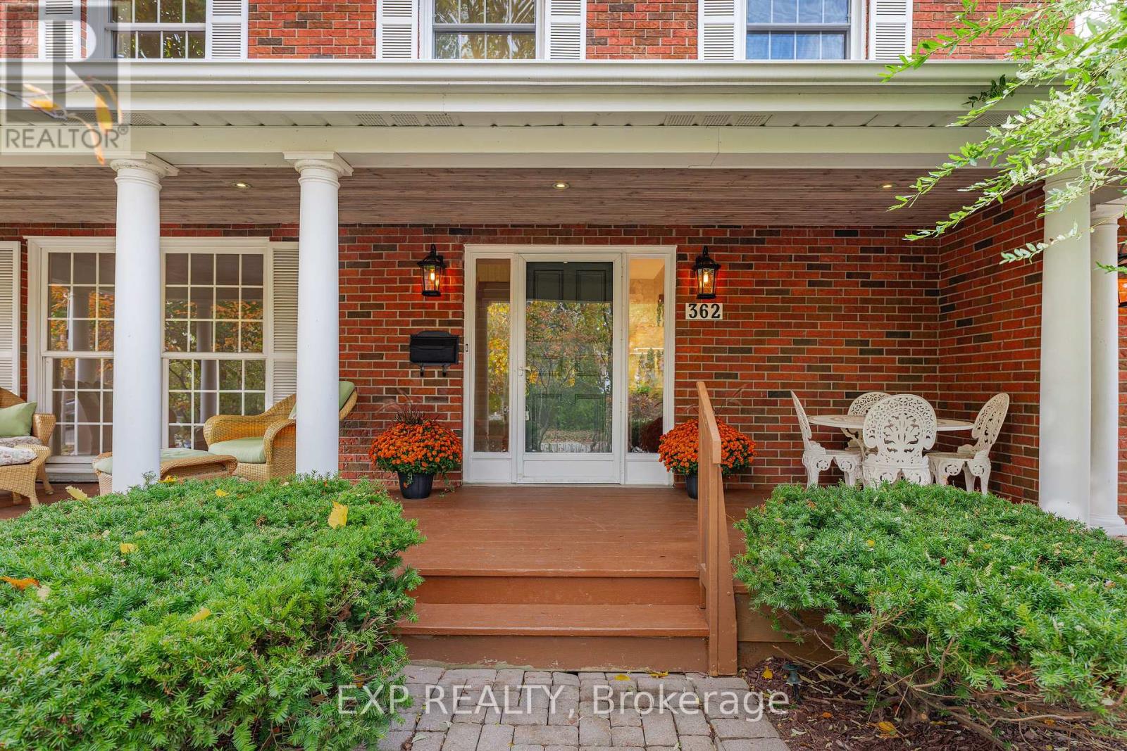 362 Pommel Gate Crescent, Waterloo, Ontario  N2L 5X4 - Photo 5 - X12491384