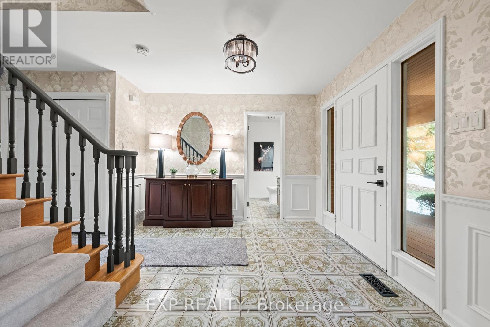 362 Pommel Gate Crescent, Waterloo, Ontario  N2L 5X4 - Photo 6 - X12491384