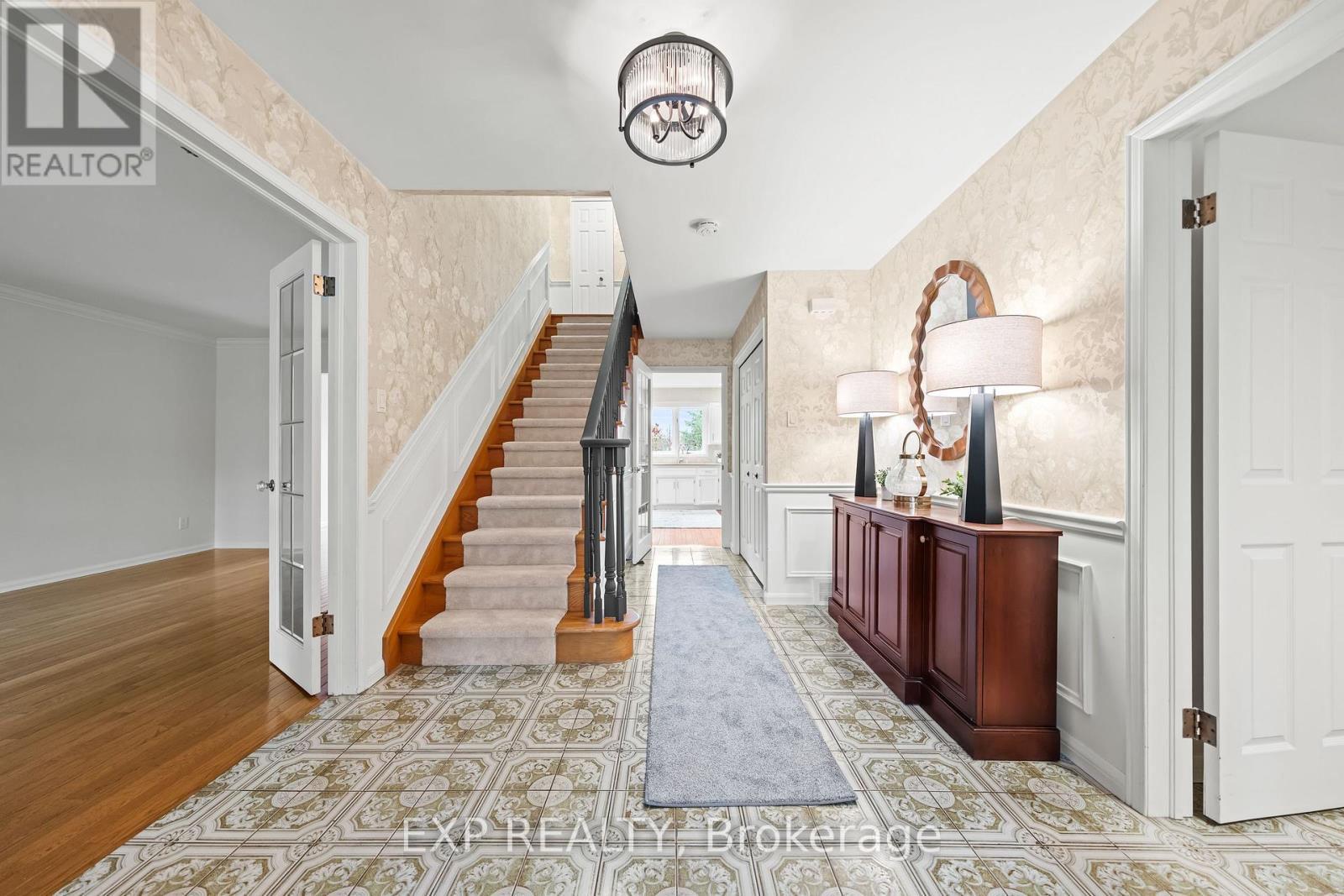 362 Pommel Gate Crescent, Waterloo, Ontario  N2L 5X4 - Photo 7 - X12491384