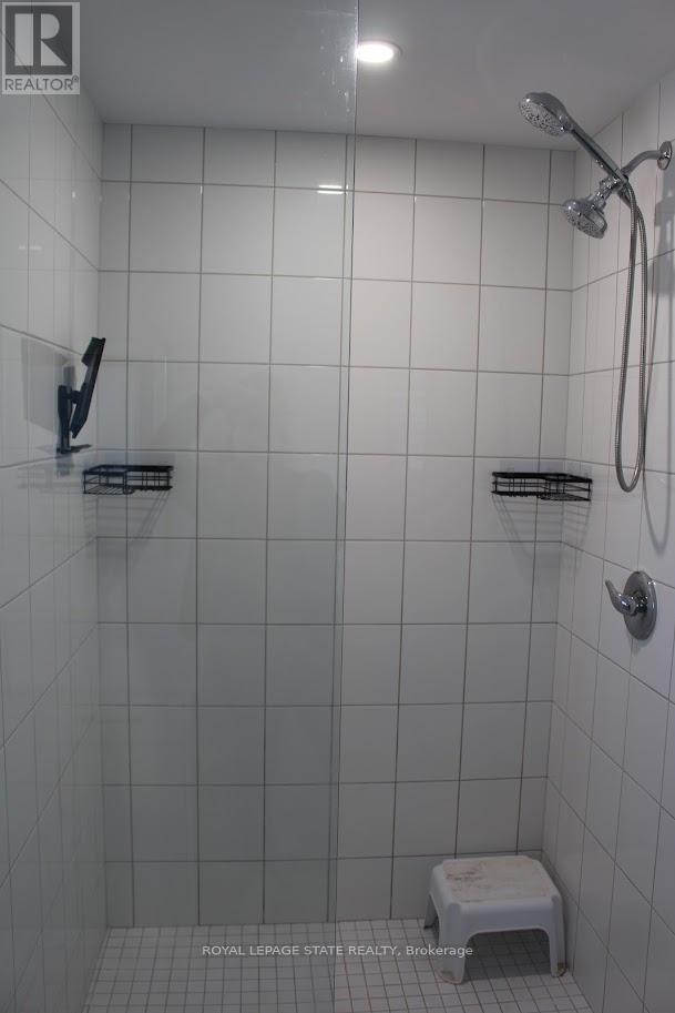 44 Mccurdy Avenue, Hamilton, Ontario  L8B 0T5 - Photo 32 - X12491402