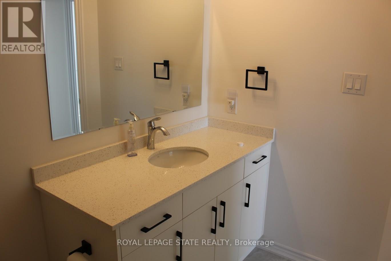 44 Mccurdy Avenue, Hamilton, Ontario  L8B 0T5 - Photo 34 - X12491402