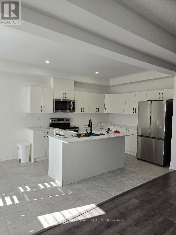 44 Mccurdy Avenue, Hamilton, Ontario  L8B 0T5 - Photo 6 - X12491402