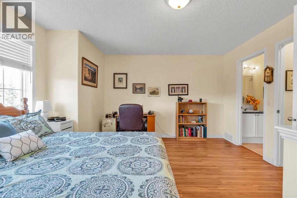 109 Citadel Estates Manor Nw, Calgary, Alberta  T3G 5M7 - Photo 18 - A2264505